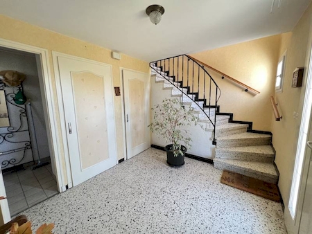 MAISON FAMILLIALE A DAVEZIEUX SUR 800M² DE TERRAIN