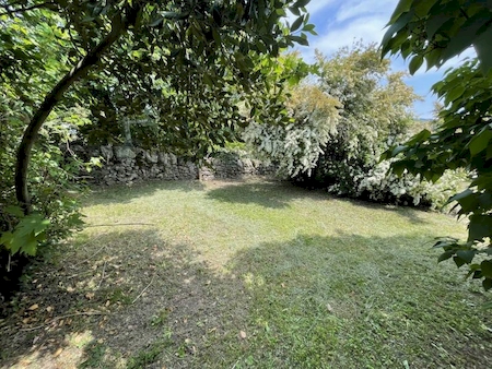 Maison en pierre avec terrain à PREAUX