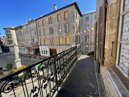 MAISON DE VILLAGE - LOCAL COMMERCIAL A LALOUVESC