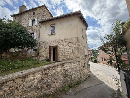 Maison de village 114 m² à Saint Julien Vocance avec jardin