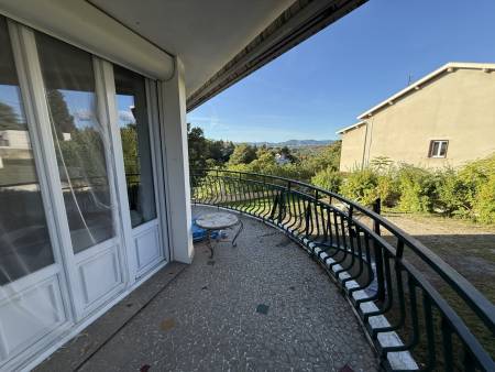 Maison 3 chambres 91m² avec 994m² de terrain & grand garage à ANNONAY