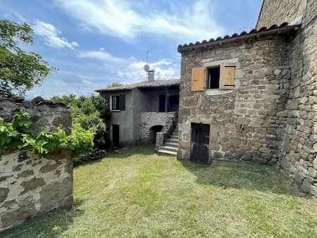 Maison en pierre avec terrain à PREAUX