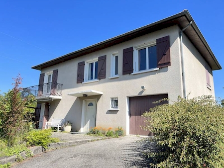 MAISON FAMILLIALE A DAVEZIEUX SUR 800M² DE TERRAIN