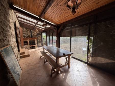 Ancienne ferme à réhabiliter sur la commune de Vanosc plus d'1,5 hectare de terrain