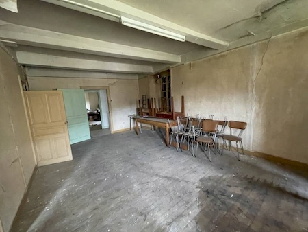 Bâtiment à réhabiliter 300m² à SAINT JULIEN VOCANCE