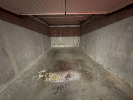 Appartement T4 de 80m² au dernier étage à Meyzieu, avec garage et balcon