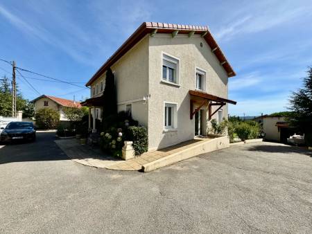 À vendre – Maison 205 m² à Annonay, proche écoles et commerces