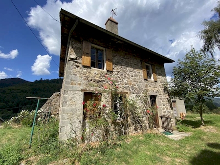 Ensemble immobilier avec deux habitations sur terrain de 7201m²