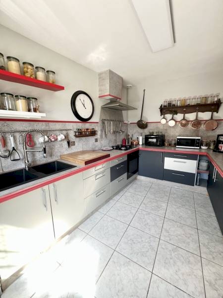 Maison en pierre 5 pièces à QUINTENAS
