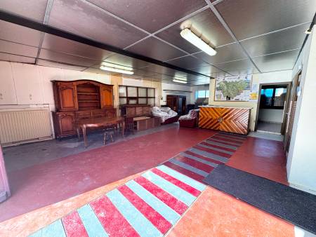 Maison sur sous sol avec garage double et terrain