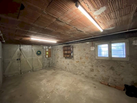 ANNONAY -  QUARTIER FONTANES - MAISON 6 CHAMBRES AVEC TERRAIN