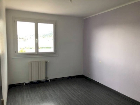 ANNONAY - APPARTEMENT T4 - GARAGE