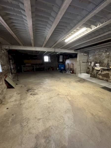 Maison en pierre avec terrain de 1126m² à Peaugres