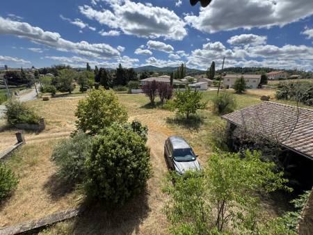 Propriété en pierre avec potentiel de rénovation à ROIFFIEUX