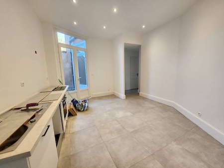 Appartement T4 - 89.98m² - totalement rénové avec terrasse - ANNONAY