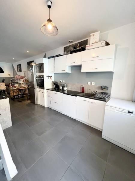 Maison de village 68m² avec sous sol et terrasse à SAINT VALLIER