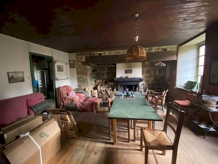 Ensemble immobilier avec deux habitations sur terrain de 7201m²