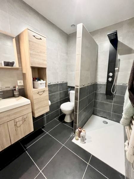 Maison de village 68m² avec sous sol et terrasse à SAINT VALLIER