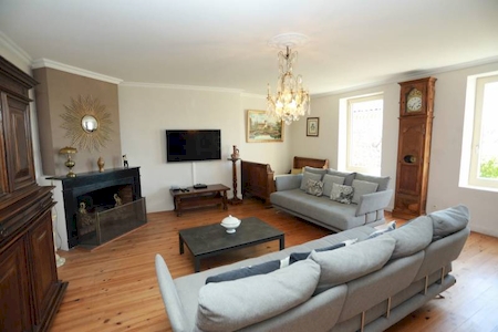 FELINES - MAISON EN PIERRE AVEC PISCINE ET DEPENDANCES