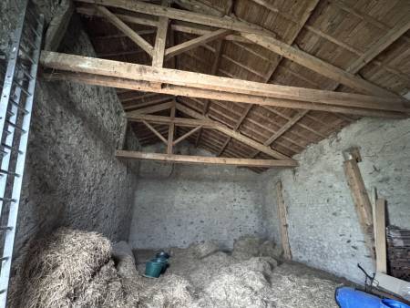 Maison ancienne 90m² avec dépendances au Monestier