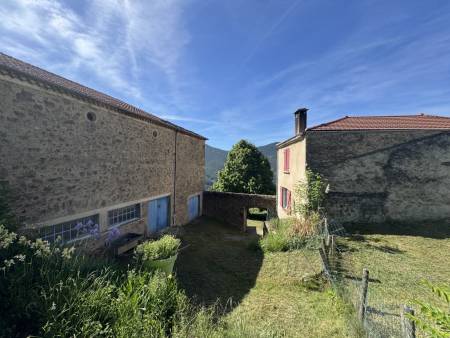 Maison ancienne 90m² avec dépendances au Monestier